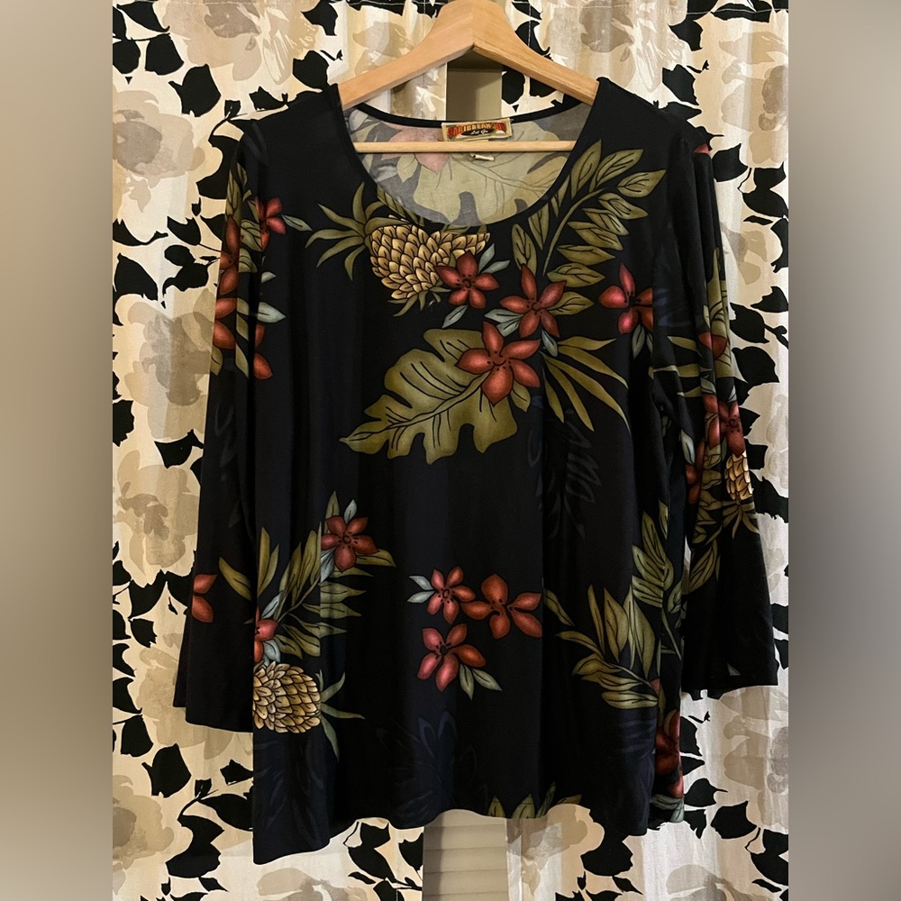 Caribbean Joe~ Black Floral Blouse~ XL